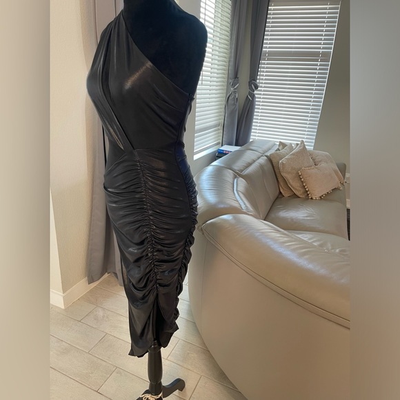 OHPOLLY runaway cut out Ultra-sleek sexy single shoulder bodycon midi dress US 4 - Picture 5 of 9